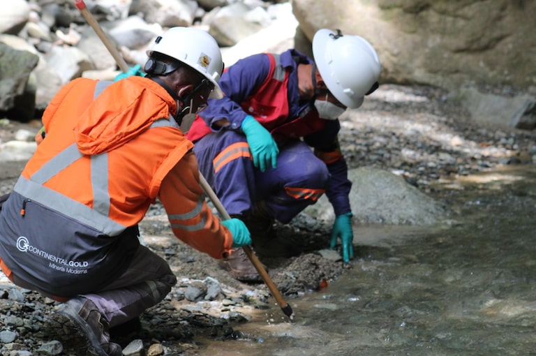 La compañía realiza periódicamente acciones de monitoreo del agua.